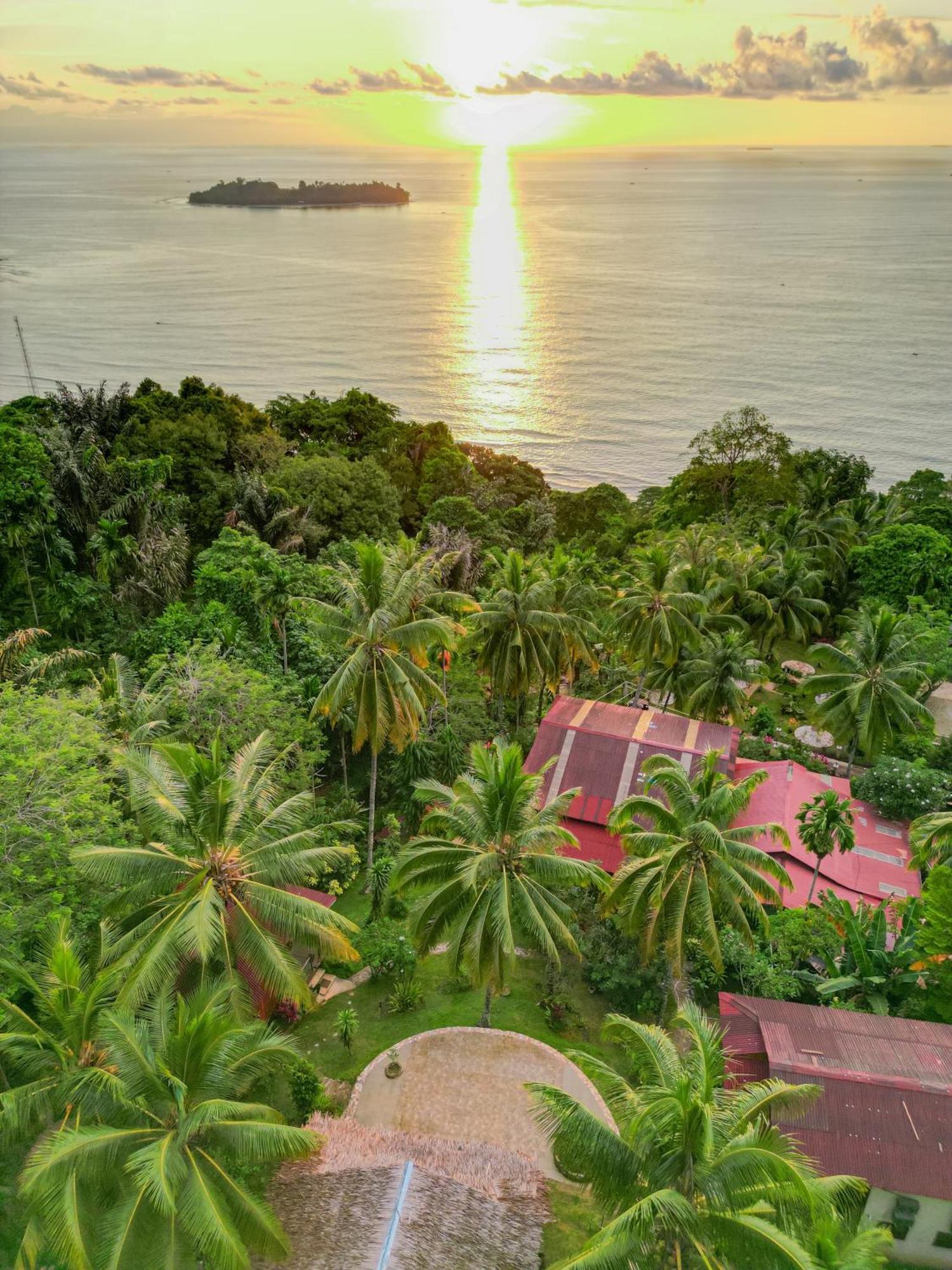 Air Manis Hillside Villa Cafe & Resto Padang  Exterior photo